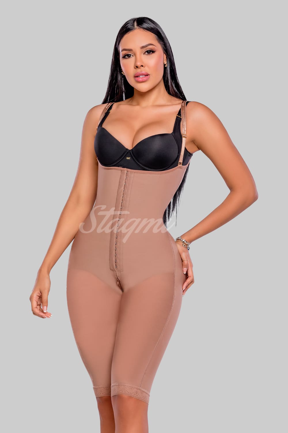 Descubre la faja #SMI7135 de pierna larga: ideal para outfits completos. 🌟 Ajuste perfecto y cobertura sin igual. Transforma tu figura con estilo y confianza. #FajaPiernaLarga #ModaFemenina #ConfianzaPersonal