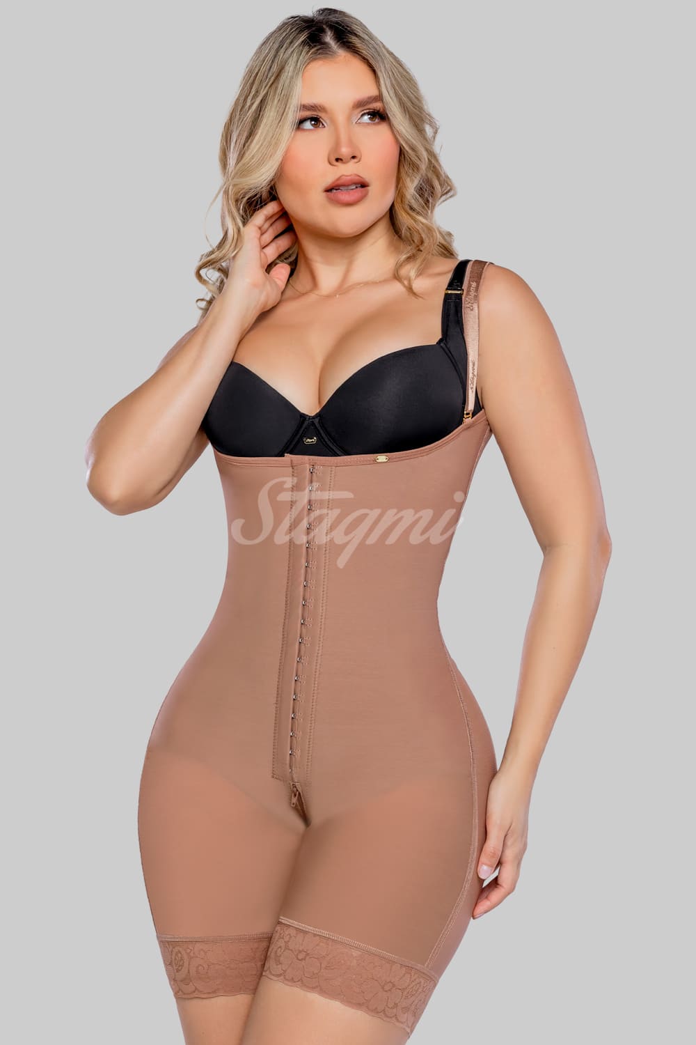 Descubre la faja #SMI7138 Ultra Invisible con tirantes delgados y ajuste personalizado. 🌟 Ideal para lucir impecable y cómoda en cualquier ocasión. ¡Compra ahora y experimenta la discreción absoluta! 💕